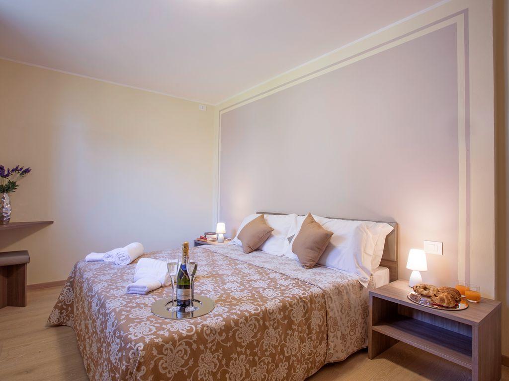 Ossuccio Grande C Home With Pool Sleeps 12 By Italian Apartments Комо Экстерьер фото