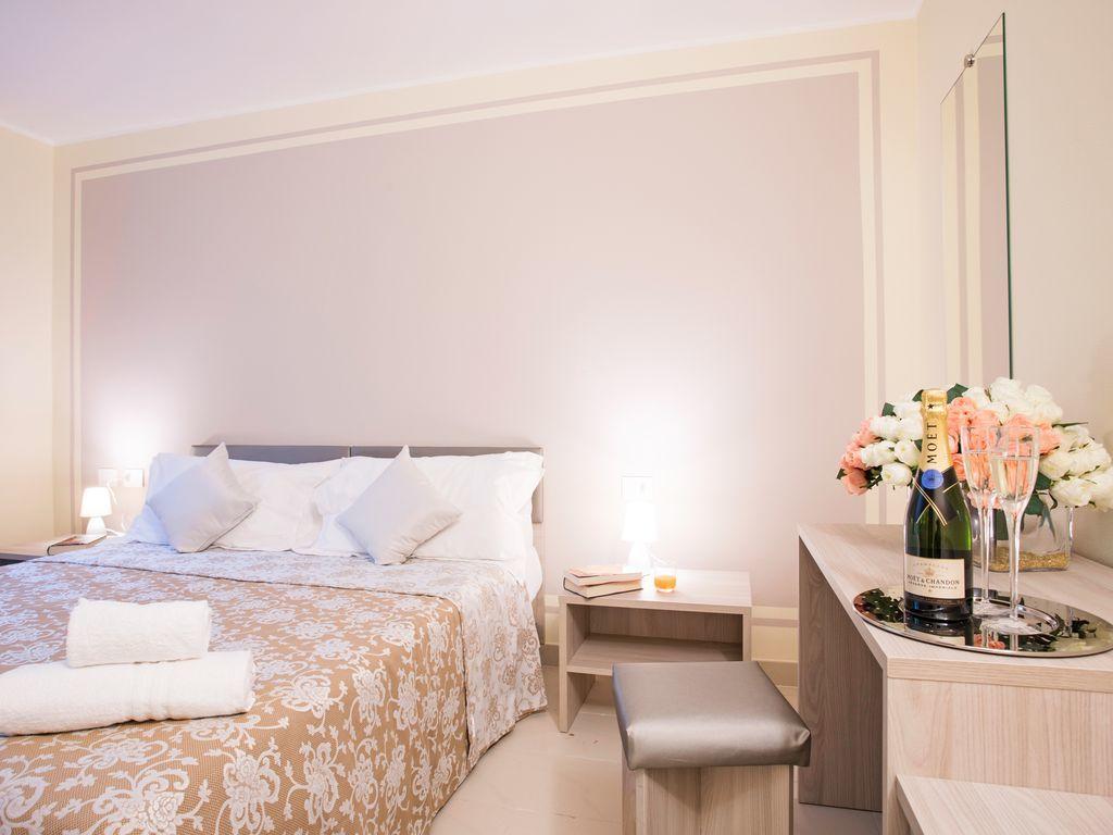 Ossuccio Grande C Home With Pool Sleeps 12 By Italian Apartments Комо Экстерьер фото