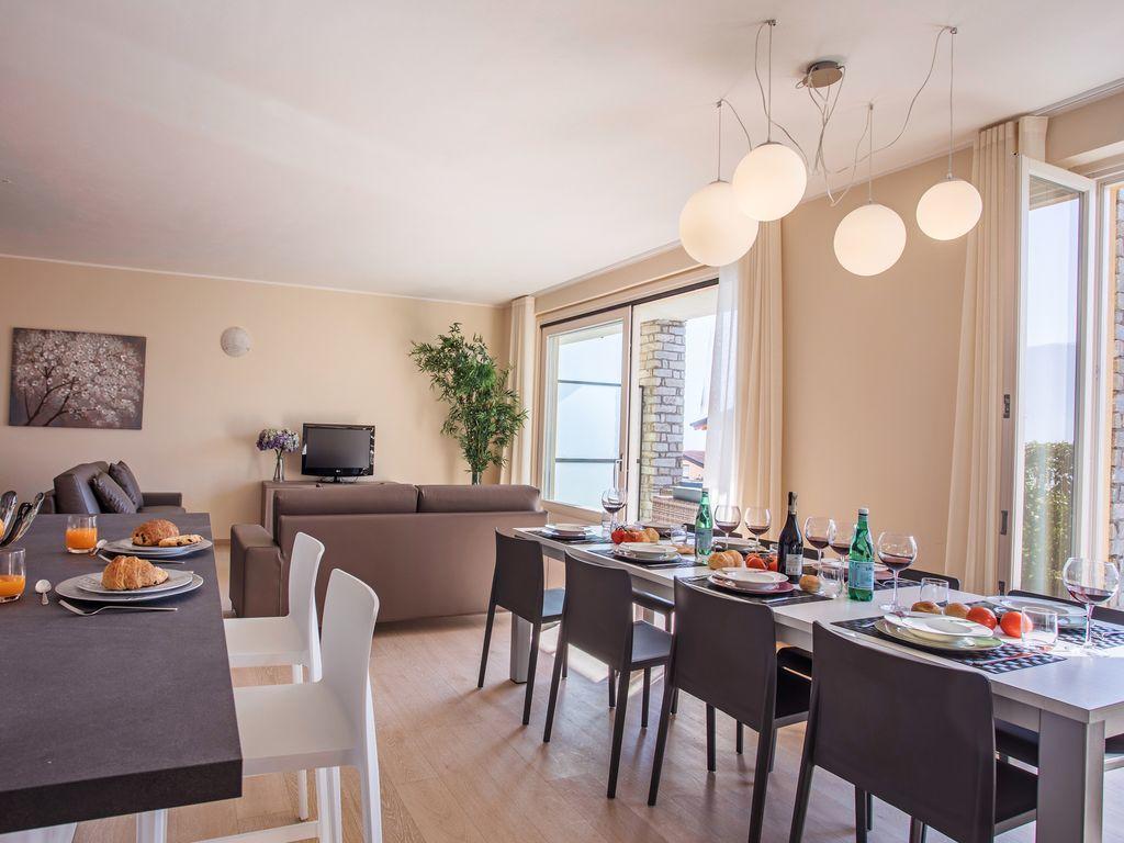 Ossuccio Grande C Home With Pool Sleeps 12 By Italian Apartments Комо Экстерьер фото
