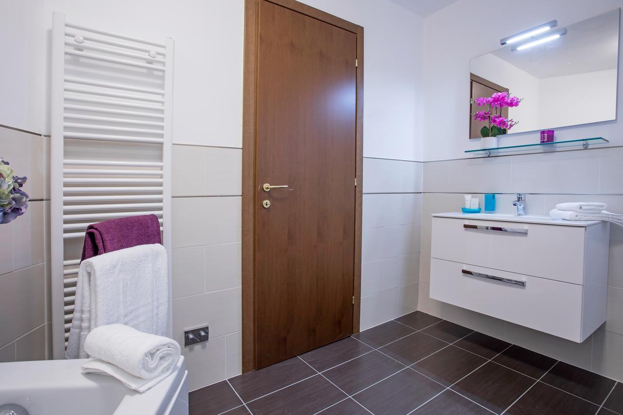 Ossuccio Grande C Home With Pool Sleeps 12 By Italian Apartments Комо Экстерьер фото