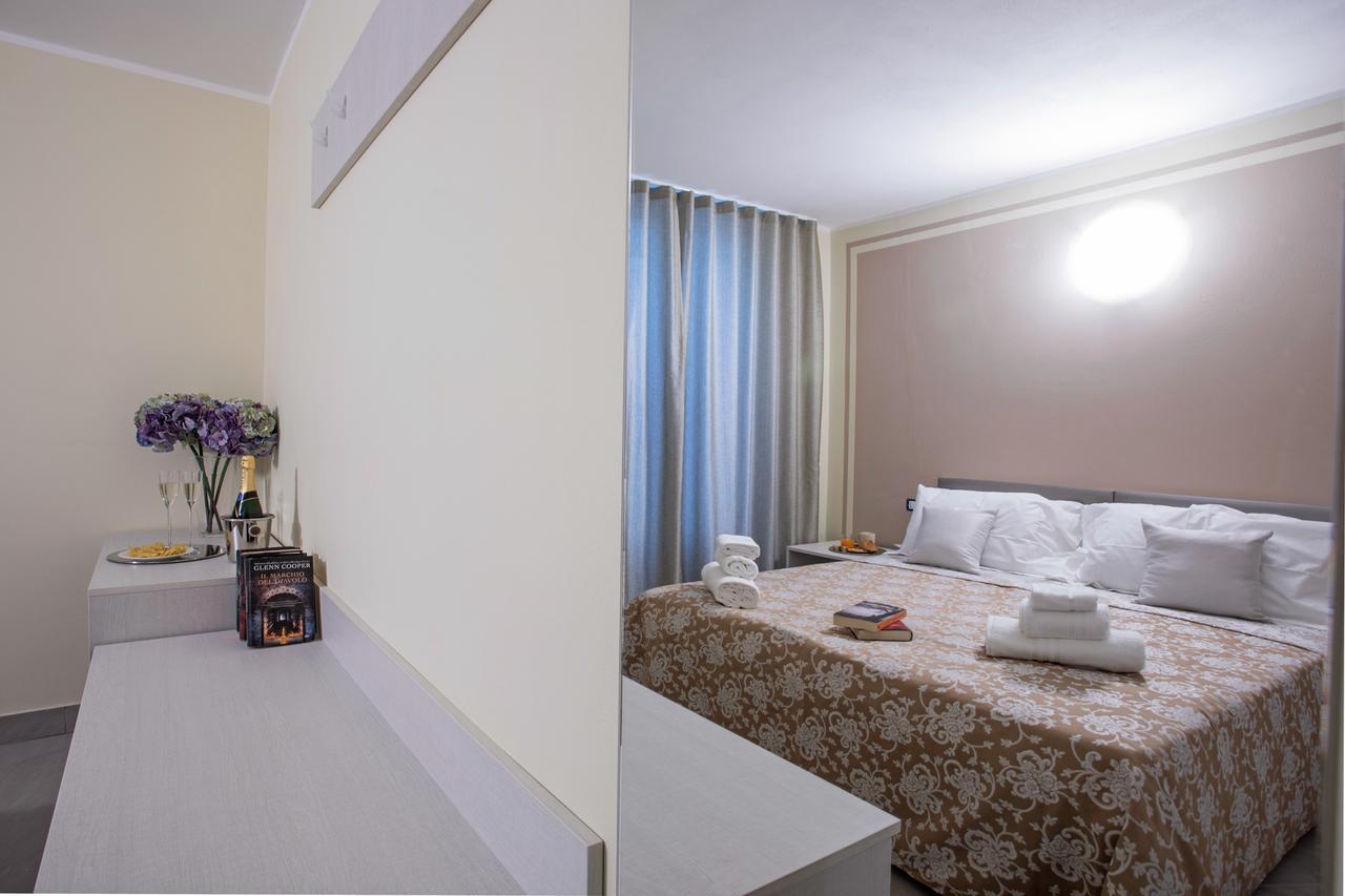 Ossuccio Grande C Home With Pool Sleeps 12 By Italian Apartments Комо Экстерьер фото